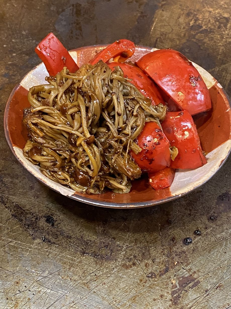 野生エノキ、フルーツパプリカのにんにく麹焼き
