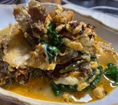 牛すじ、花びら茸、グリーンリーフの卵とじ