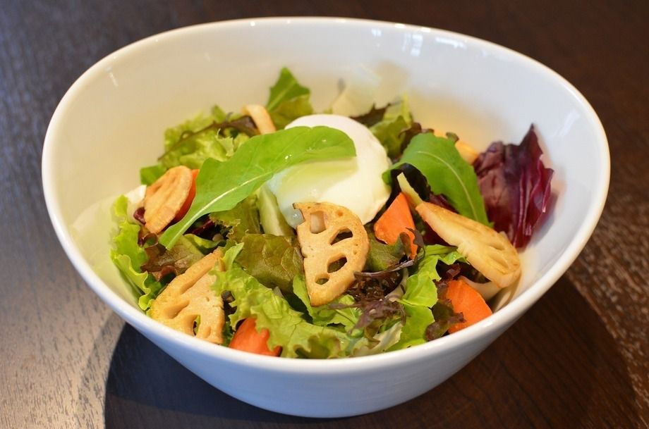 気まぐれサラダ（750円）