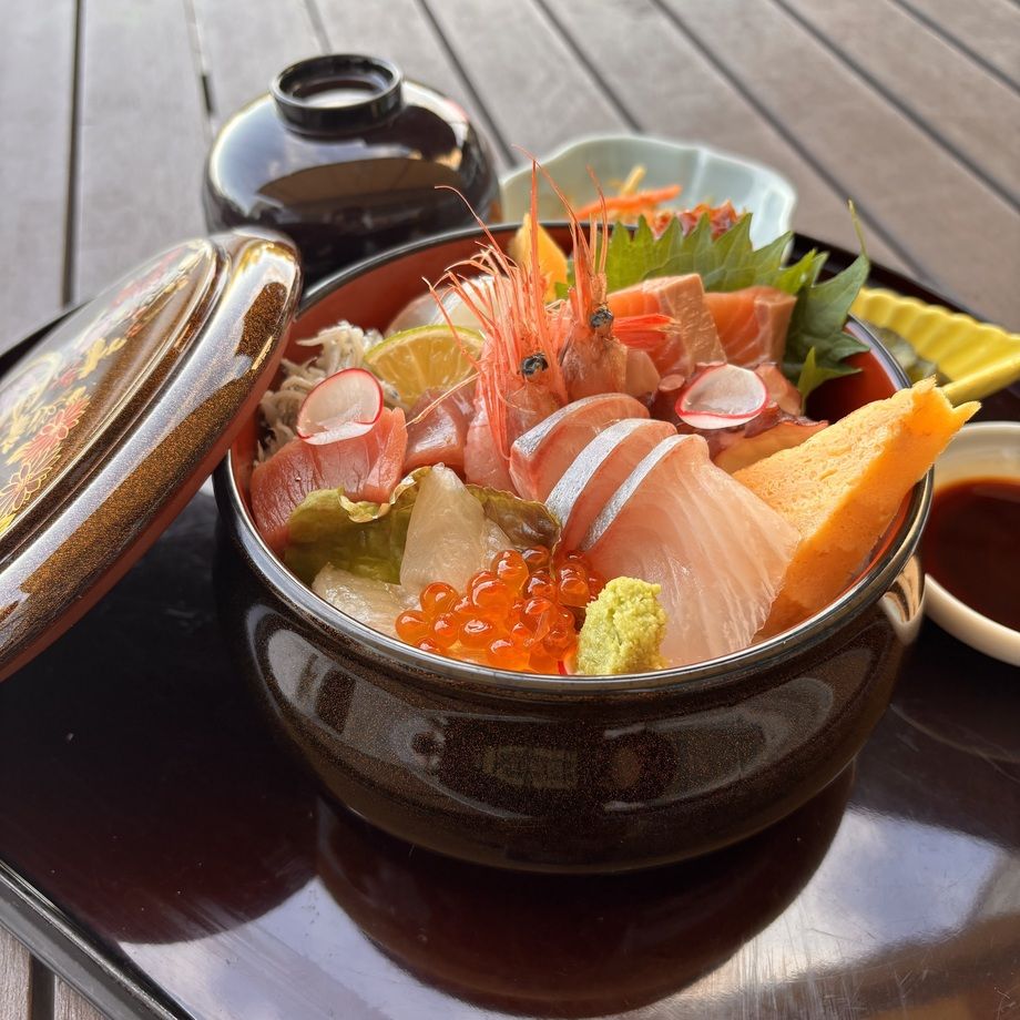 海鮮丼