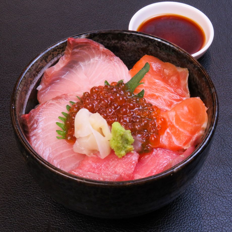おまかせ海鮮丼