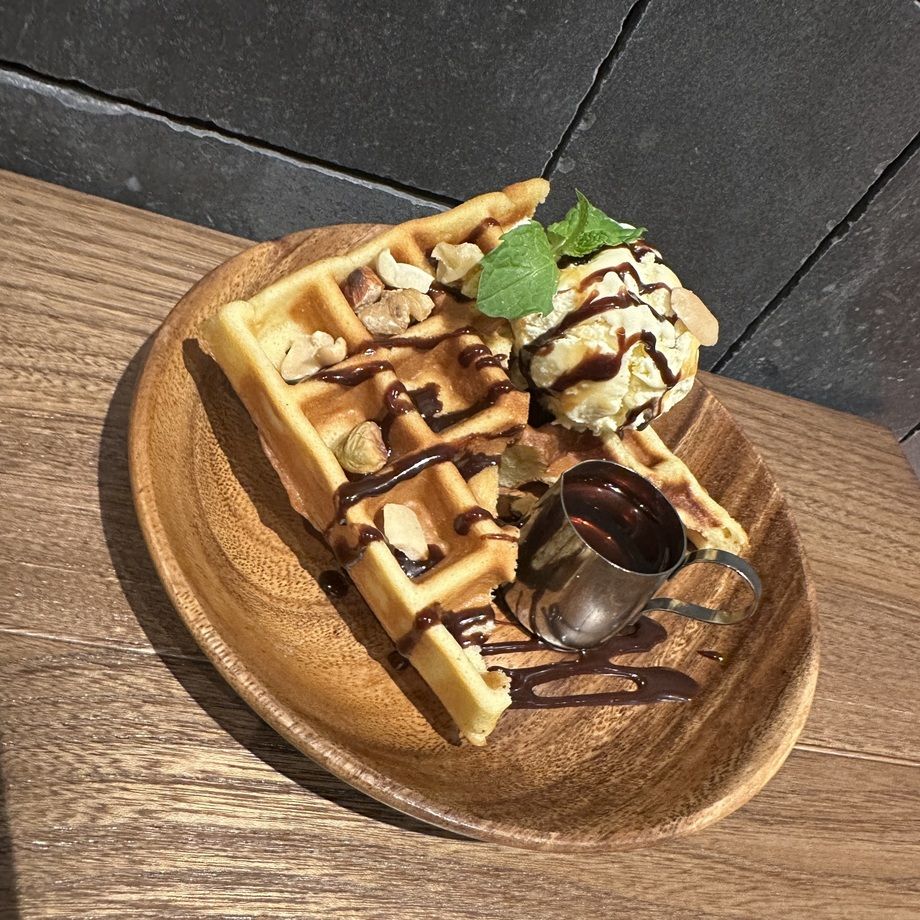 焼きたてキャラメルナッツワッフル　ハーフサイズ