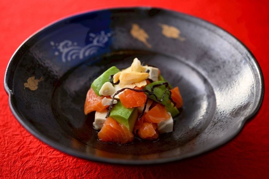 生サーモンとアボカドクリームチーズ塩昆布和え