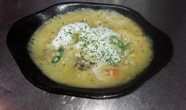 牛すじの田舎風クリームシチュー