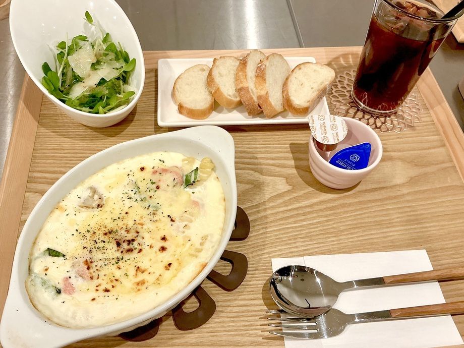 ベビーホタテの明太子クリームグラタンセット(サラダ・ドリンク付き)