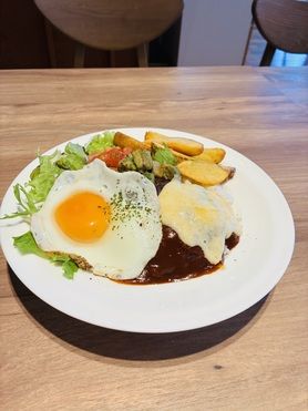 29LaBの手作りチーズロコモコ丼