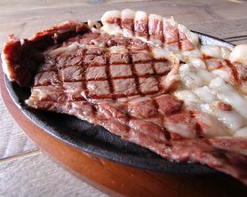 黒毛和牛 はみ出し！ 大判リブステーキ