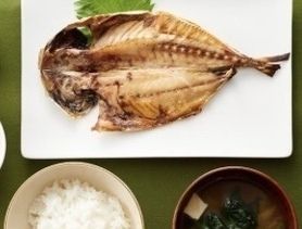 日替わり焼き魚定食　（ご飯　味噌汁　漬物）