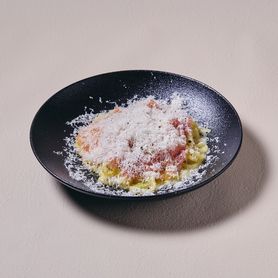 生ハム、チーズ、バターのカチョエペペ　生パスタ