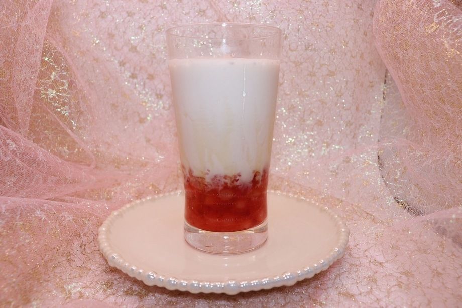 もちっと甘い、幸せの一口！ストロベリータピオカ（700）