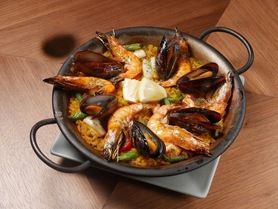 エビとムール貝のパエリャ
