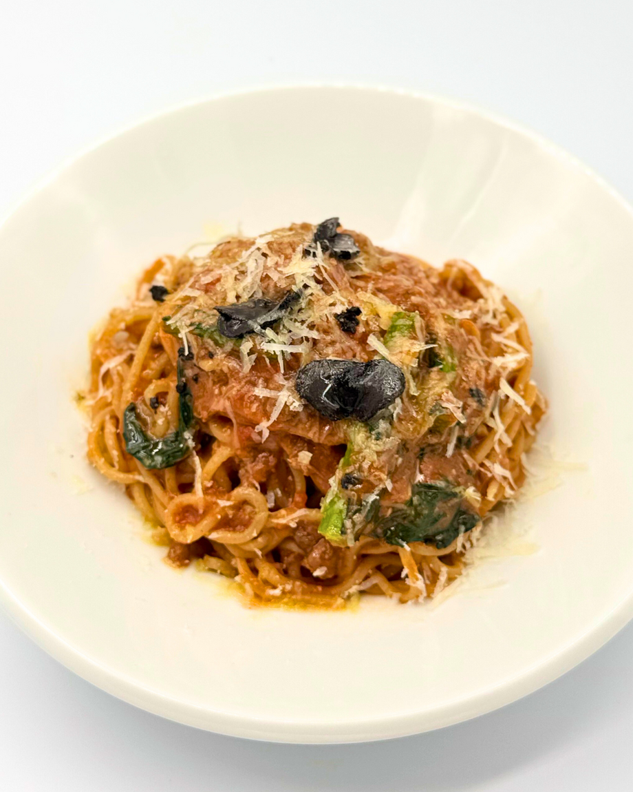 トリュフ香る国産牛と黒キャベツ（カーボロネロ）のボロネーゼ