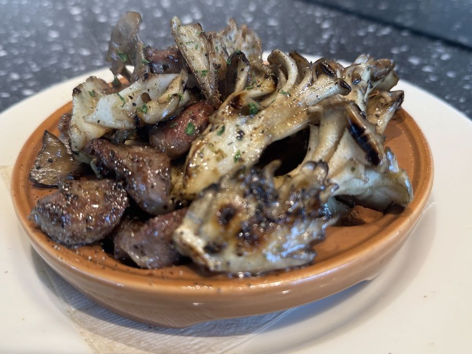 砂肝とやげん軟骨の熱々ソテー