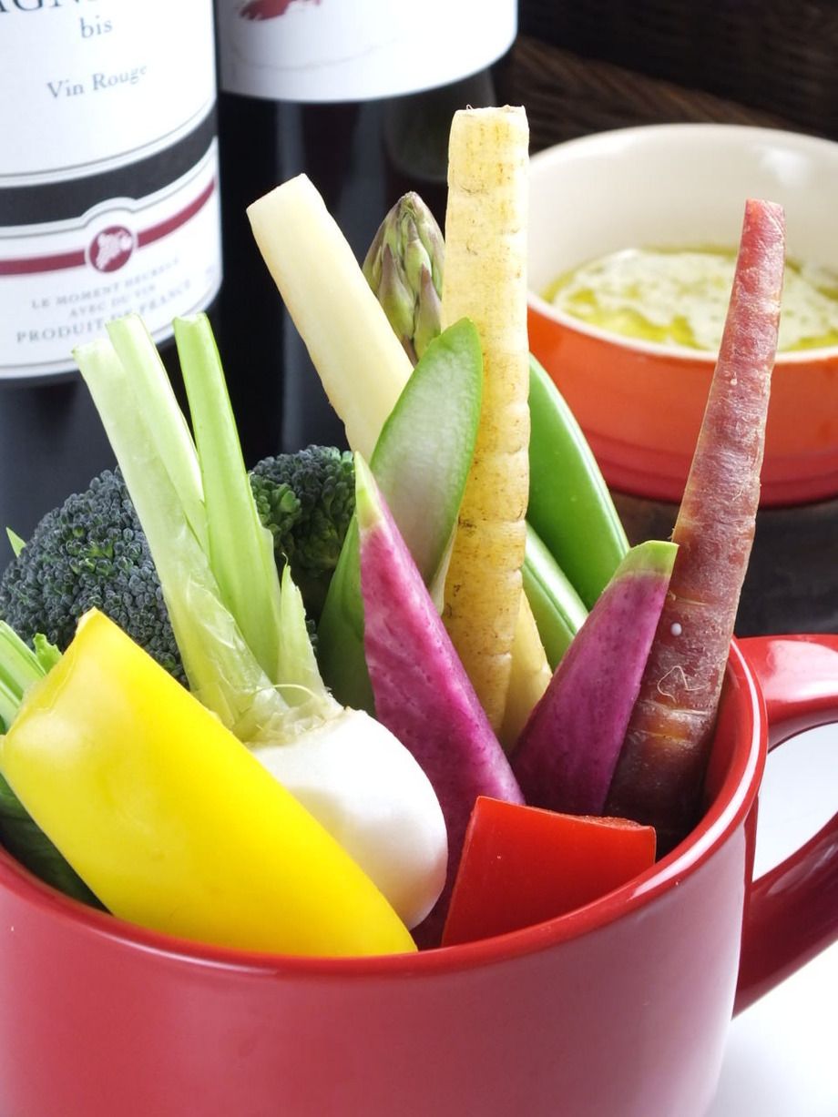 朝採れ鎌倉野菜のバーニャカウダ（880円）