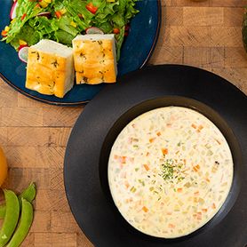 冬の定番！あったかクラムチャウダー【サラダ・玄米又は自家製フォッカッチャ】