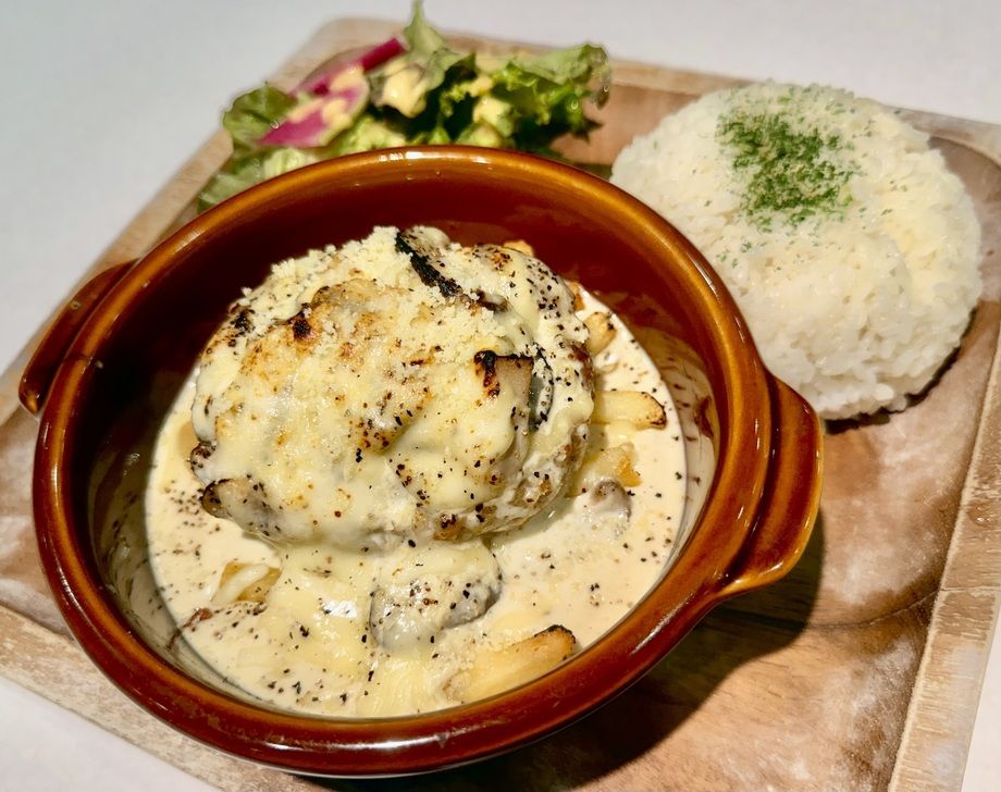 ⛄️冬限定⛄️❄️雪どけホワイトソースハンバーグ🍽️❄️