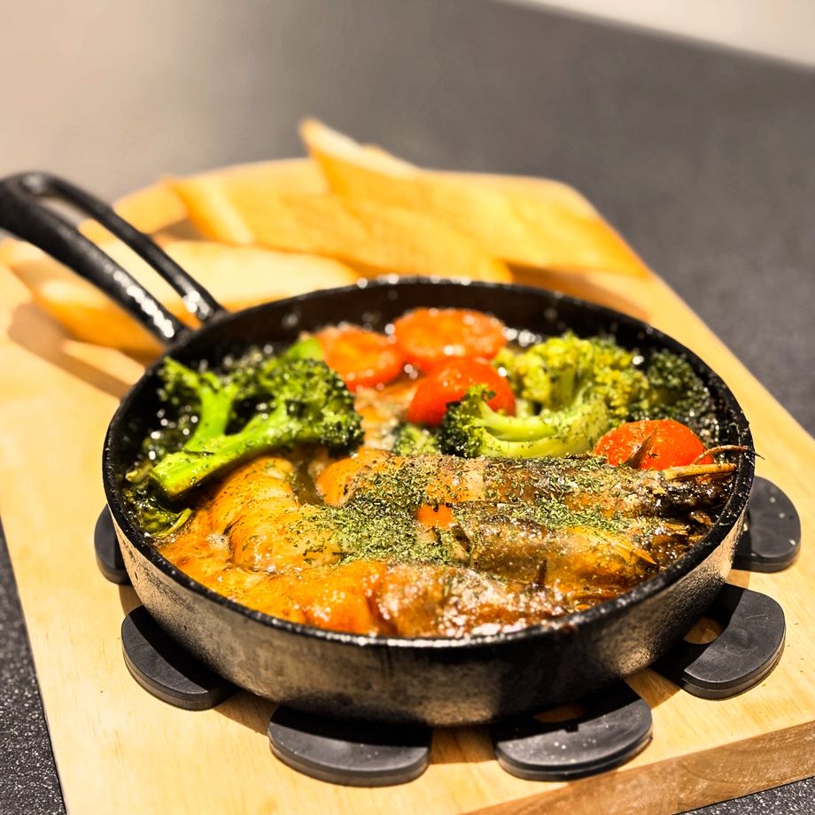 エビとブロッコリーの和風アヒージョ