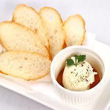 自家製クリームチーズ メイプルシロップがけ（580円）