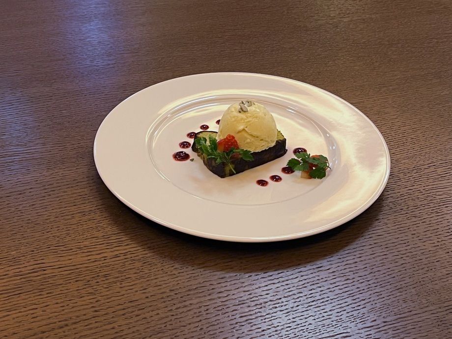 至福のとろけるピスタチオバスクチーズケーキ