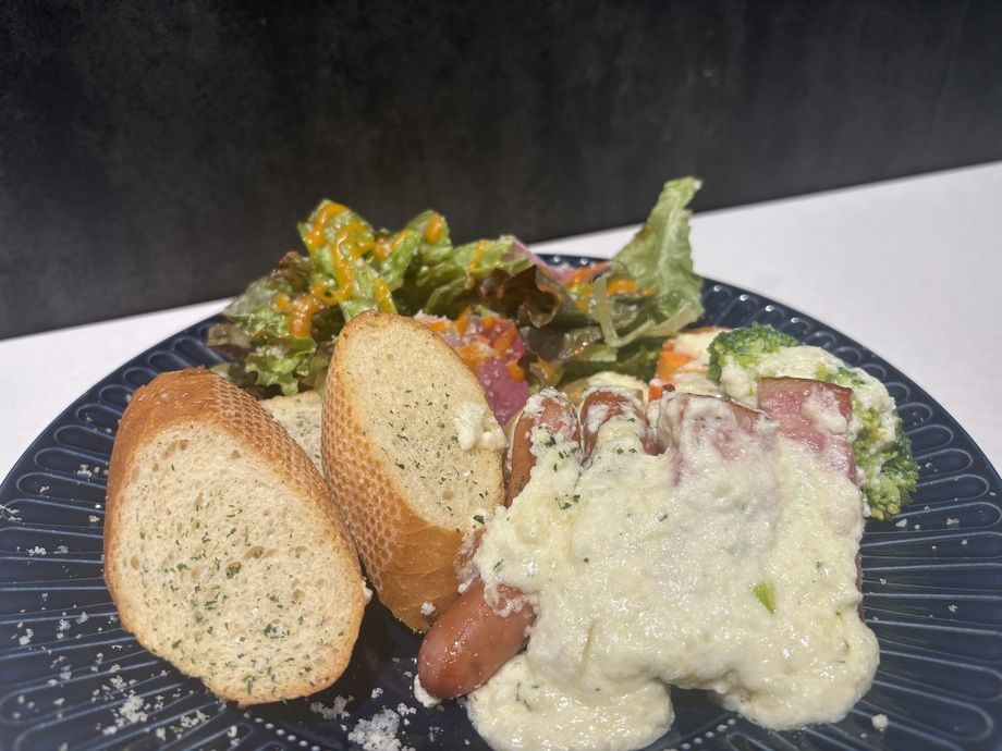 ⛄️新メニュー🧀ラクレットチーズとお肉の贅沢プレート🍖