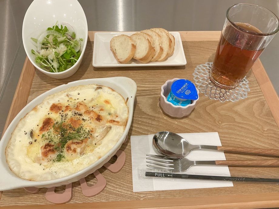 エビときのこのぐるぐるグラタンセット(サラダ・ドリンク付き)