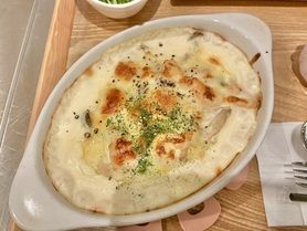 エビときのこのぐるぐるグラタン