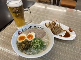 忘年会セット(煮卵高菜ラーメン、餃子、生ビール)