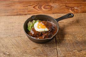 エッグビアカレーバーグ定食