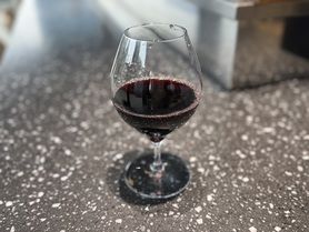 グラス　赤　プリミティーヴォ　イタリア　ミディアムボディー　110ml