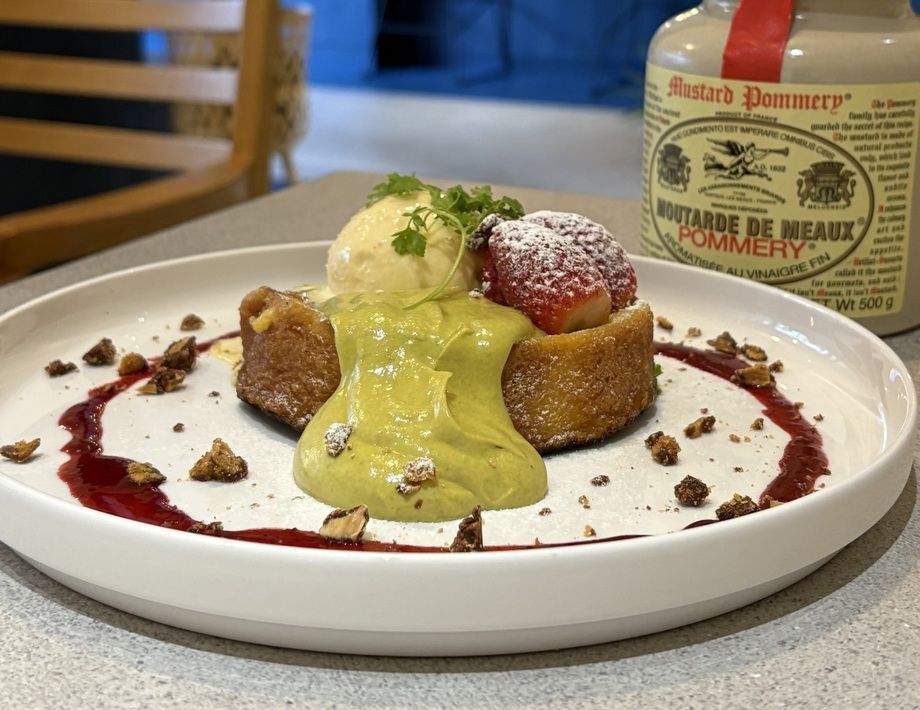 いちごとピスタチオホイップのフレンチトースト