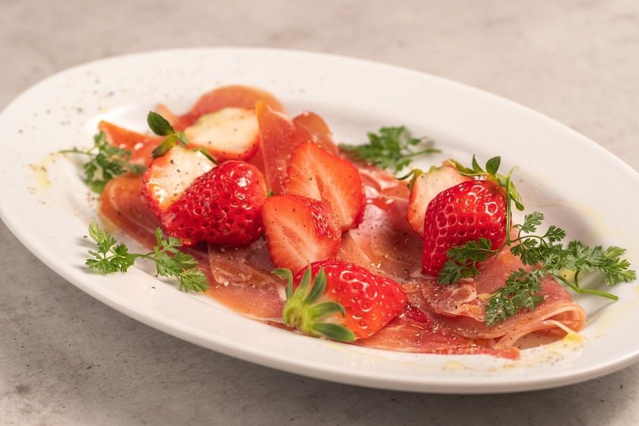 【いちご】季節のフルーツと生ハム