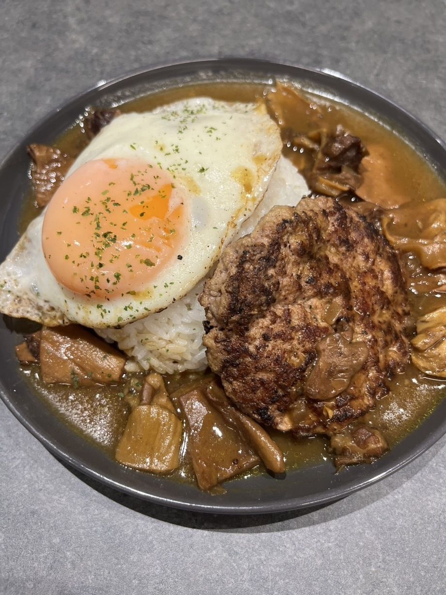 牛すじカレーハンバーグ