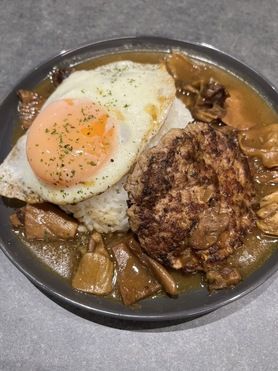 牛すじカレーハンバーグ