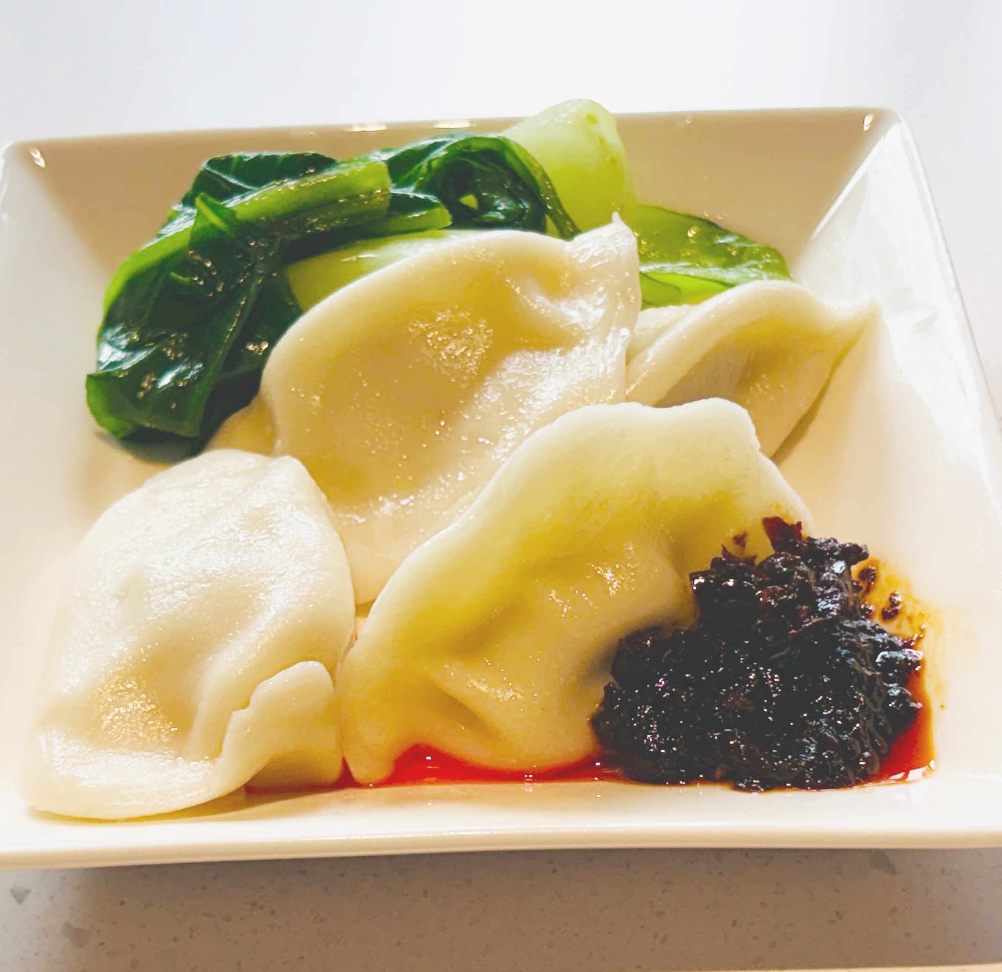 🥟セロリ水餃子・自家製食べるラー油添え