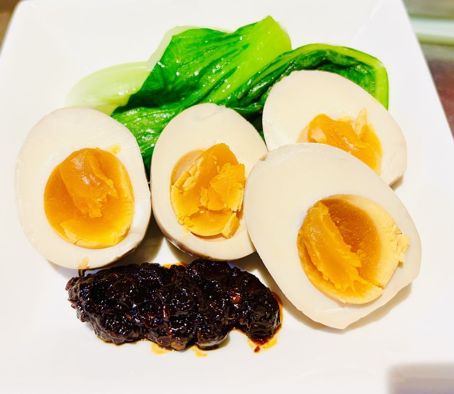 🥚煮卵・自家製食べるラー油添え
