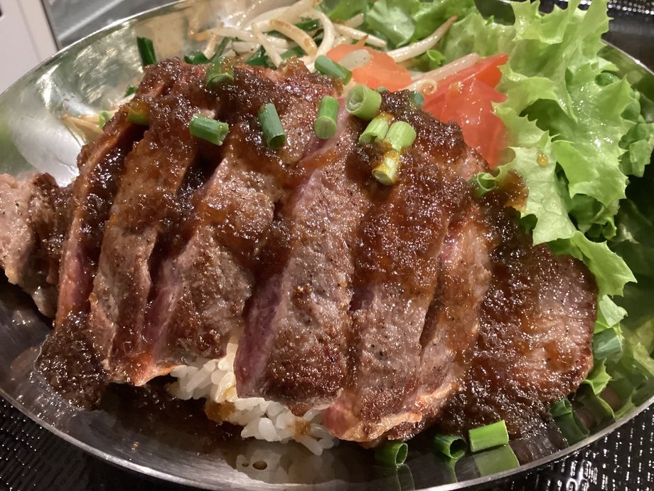 【肉丼ランチ】やわらか！サーロイン丼！