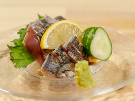 カツオの藁焼きタタキ