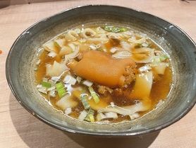 ぷるぷる豚足ビャンビャン麺