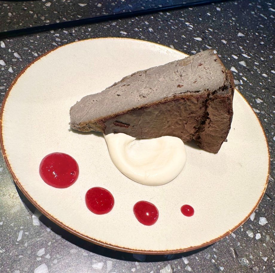 黒胡麻のチーズケーキ