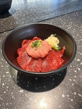 生マグロ丼