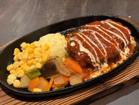 黒毛和牛使用　手ごねジューシーハンバーグ単品〈200g〉