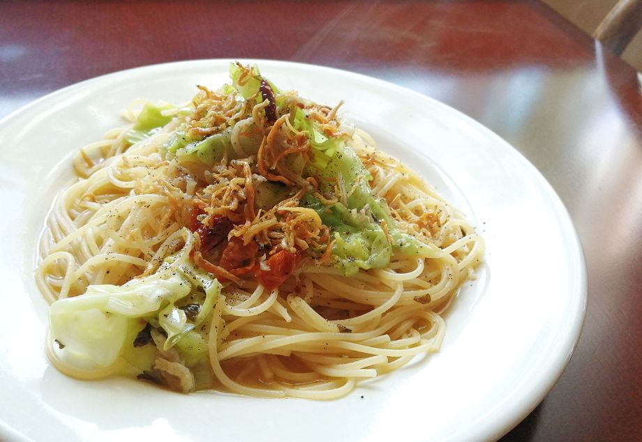 シラスとキャベツのオイルソース 