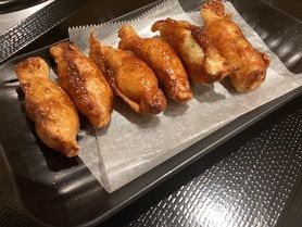 鶏皮餃子
