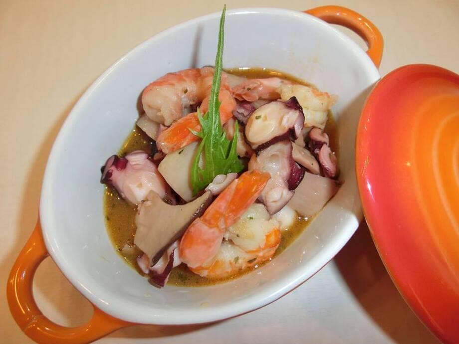 MAREのアヒージョ★体に優しいグリーンシードオイル（ぶどうの種から抽出されたノンコレステロール）を使用してま～す