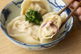 タコ炊き餃子3個