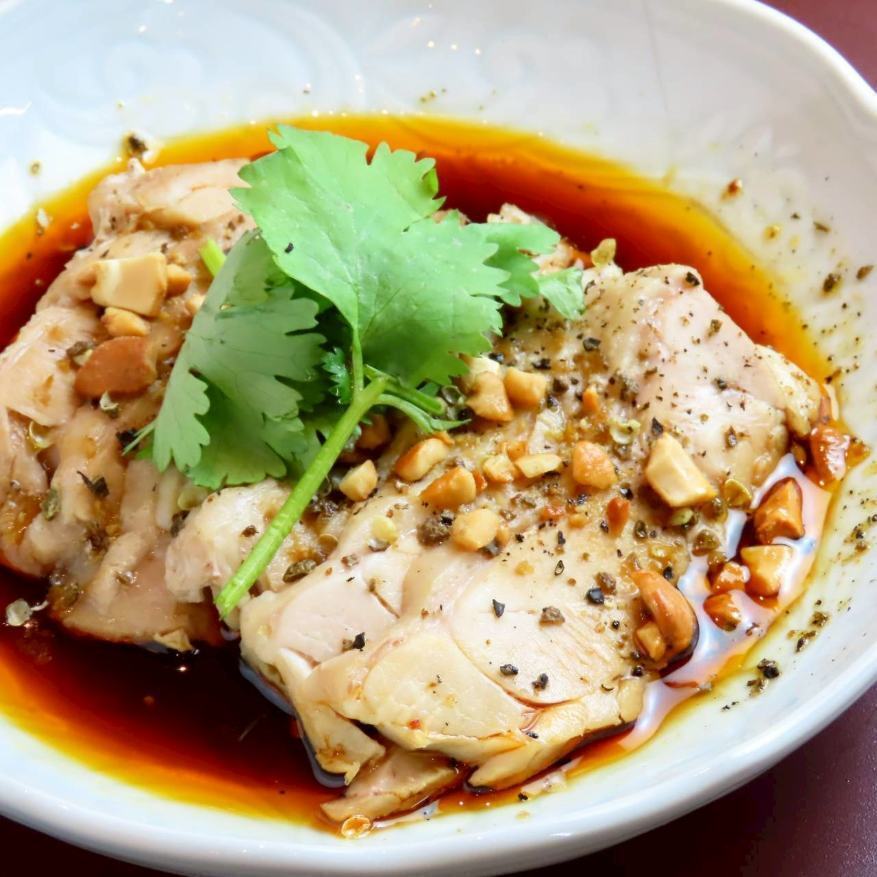 蒸し鶏の麻辣タレ