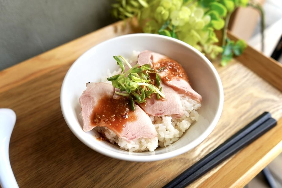 ミニチャーシュー丼