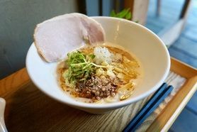 豚骨イタリアンビストロ麺