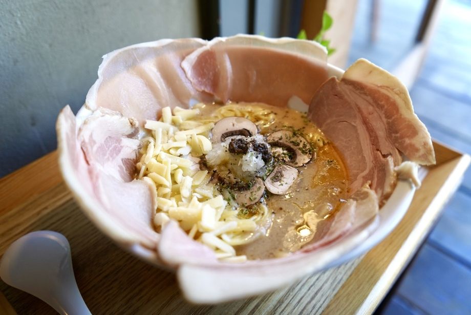 特選トリュフ香る 芳醇ポルチーニ麺
