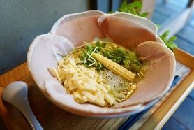 特選バジル香る濃厚豚骨ジェノベーゼ麺